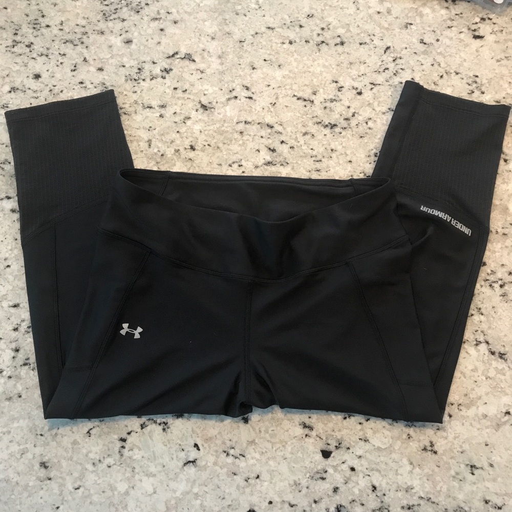 UA Cropped Leggings size Large